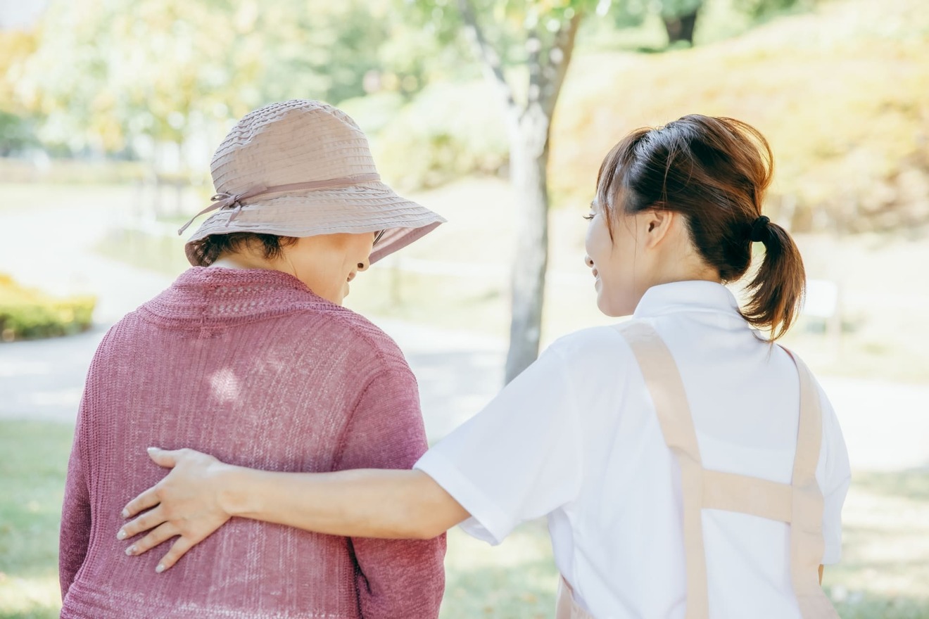 介護業界における人手不足の原因